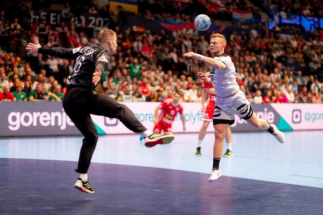 Timo Kastening (Nr. 73, Deutschland) gegen Viachaslau Saldatsenka (Nr. 16, Belarus). Belarus vs. Deutschland, Handball, Hauptrunde, EHF Euro 2020, 16.01.20 Wien Wien Oesterreich Copyright: xAgentur54Gradx xFelixxKoenigx