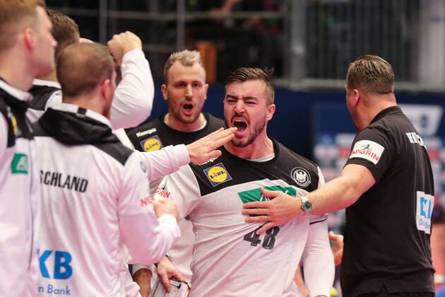 Deutschland - Weissrussland, EHF Euro 2020 Jannik Kohlbacher (Deutschland 48), jubelt., Wien Wien Oesterreich Eissporthalle