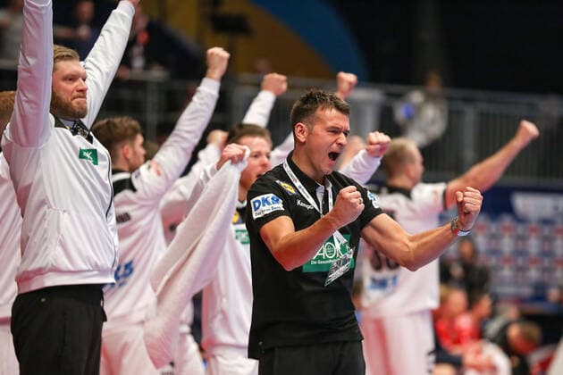 Deutschland - Weissrussland, EHF Euro 2020 Christian Prokop (Trainer Deutschland) jubelt., Wien Wien Oesterreich Eissporthalle