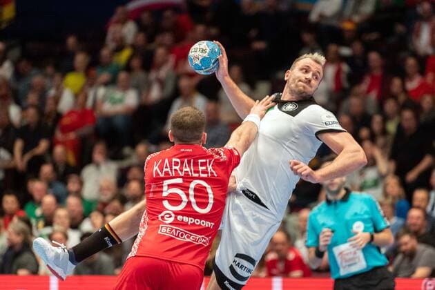 Handball Wien 16.01.2020 Europameisterschaft EM Zwischenrunde hauptrunde Weißrussland (BLR) - Deutschland (GER) Julius Kühn (Deutschland, No.35) Kühn Kuhn KARALEK Artsem (Weißrussland, No.50)