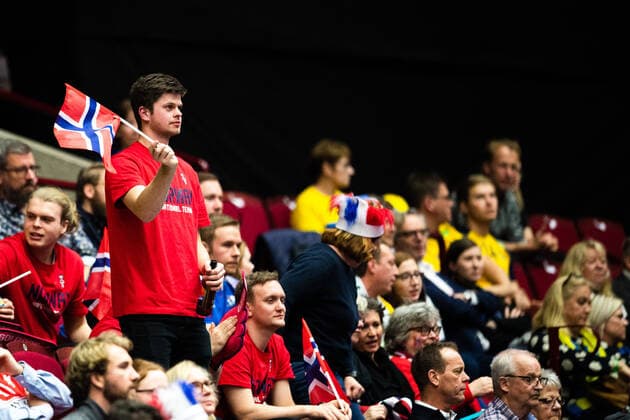 Handball, EM, Norwegen - Ungarn 200117 Fans of Norway during the EHF European Handball Championship match between Norway and Hungary on January 17, 2020 in Malmö. Photo: Ludvig Thunman BILDBYRAN kod LT 35707 bbeng ehf euro 2020 em 2020 european men?s handball championship 2020 handball handboll handbolls-em 2020 handball handball-em 2020 norway norge hungary ungern publik Copyright: LUDVIGxTHUNMAN BB200117BB677