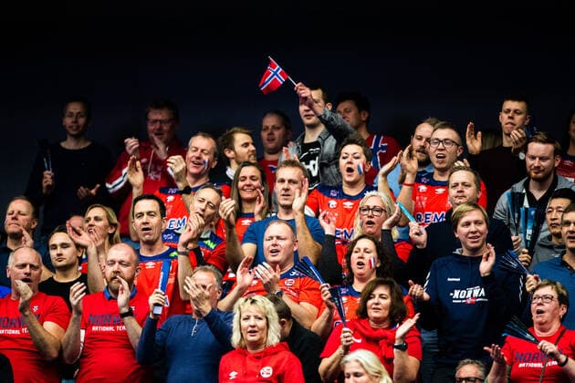 Handball, EM, Norwegen - Ungarn 200117 Fans of Norway during the EHF European Handball Championship match between Norway and Hungary on January 17, 2020 in Malmö. Photo: Ludvig Thunman BILDBYRAN kod LT 35707 bbeng ehf euro 2020 em 2020 european men?s handball championship 2020 handball handboll handbolls-em 2020 handball handball-em 2020 norway norge hungary ungern jubel publik Copyright: LUDVIGxTHUNMAN BB200117LT049