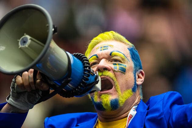 200117 Fans of Sweden during the EHF European Handball Championship match between Portugal and Sweden on January 17, 2020 in Malmö. Photo: Ludvig Thunman BILDBYRAN kod LT 35708 bbeng ehf euro 2020 em 2020 european men?s handball championship 2020 handball handboll handbolls-em 2020 handball handball-em 2020 portugal sweden sverige publik Copyright: LUDVIGxTHUNMAN BB200117LT062