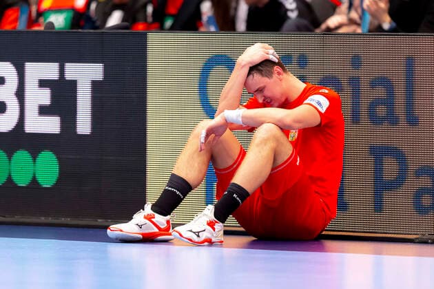 Stanislav Kasparek (Nr. 17, Tschechien) ist niedergeschlagen deprimiert enttaeuscht nach der Niederlage. Belarus vs. Tschechien, Handball, Hauptrunde, EHF Euro 2020, 18.01.20 Wien Wien Oesterreich Copyright: xAgentur54Gradx xFelixxKoenigx