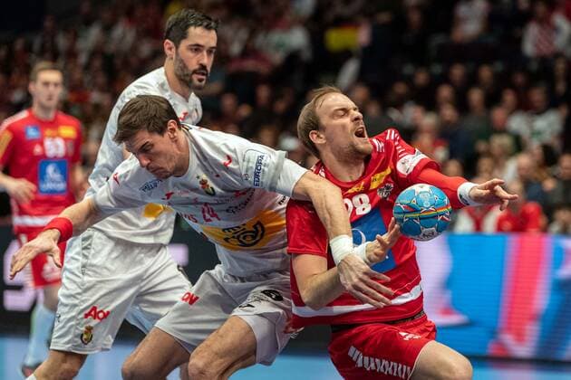 Handball Wien 18.01.2020 Europameisterschaft EM Zwischenrunde Hauptrunde Spanien (ESP) - Österreich (AUT) ZEINER Gerald (Österreich, No.28) MORROS de ARGILA Viran (Spanien, No.24)