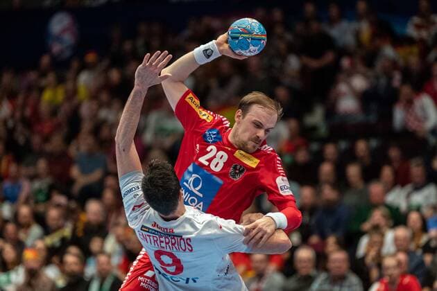 Handball Wien 18.01.2020 Europameisterschaft EM Zwischenrunde Hauptrunde Spanien (ESP) - Österreich (AUT) ZEINER Gerald (Österreich, No.28) ENTRERRIOS RODRIGUEZ Raul (Spanien, No.09)