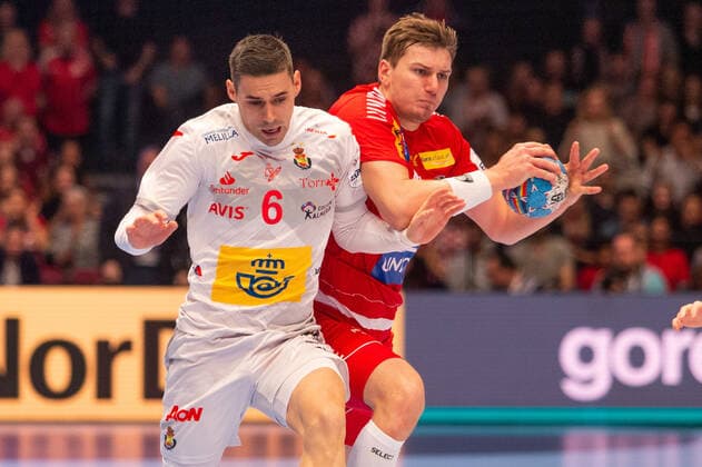 HANDBALL - EHF EURO 2020 VIENNA,AUSTRIA,18.JAN.20 - HANDBALL - EHF European Men s Handball Championship 2020, main round, ESP vs AUT. Image shows Angel Fernandez Perez (ESP) and Sebastian Frimmel (AUT). GEPAxpictures xDavidxBitzan