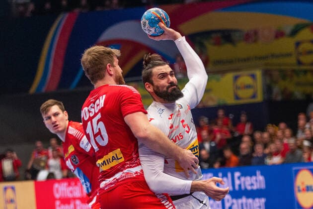 HANDBALL - EHF EURO 2020 VIENNA,AUSTRIA,18.JAN.20 - HANDBALL - EHF European Men s Handball Championship 2020, main round, ESP vs AUT. Image shows Fabian Posch (AUT) and Jorge Maqueda Pena (ESP). GEPAxpictures xDavidxBitzan