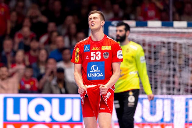 Nikola Bilyk (Nr. 53, Oesterreich) ist niedergeschlagen deprimiert enttaeuscht. Spanien vs. Oesterreich, Handball, Hauptrunde, EHF Euro 2020, 18.01.20 Wien Wien Oesterreich Copyright: xAgentur54Gradx xFelixxKoenigx
