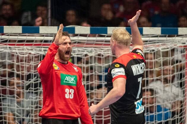 Handball Wien 18.01.2020 Europameisterschaft EM Zwischenrunde Hauptrunde Deutschland (GER) - Kroatien (CRO) Andreas Wolff (Deutschland, TW, No.33) Jubel Patrick Wiencek (Deutschland, No.07)