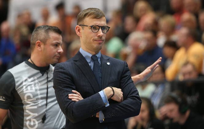 180120 Weißenfels Sachsen Anhalt Basketball Bundesliga Mitteldeutscher BC MBC Die Wölfe MBC Syntainics -BG Göttingen Björn Harmsen Trainer (MBC)