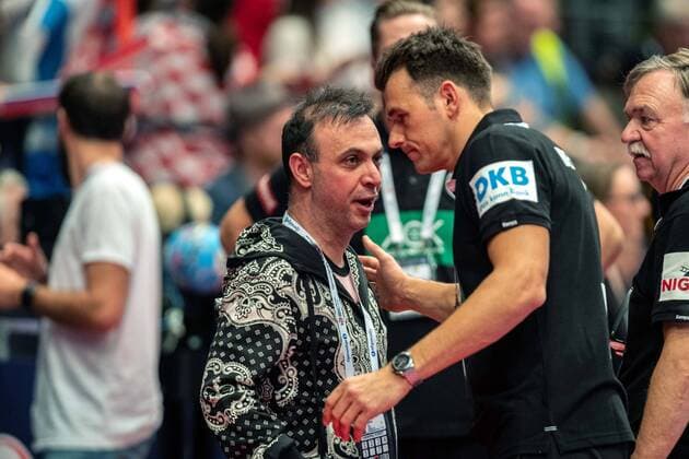 Handball Wien 18.01.2020 Europameisterschaft EM Zwischenrunde Hauptrunde Deutschland (GER) - Kroatien (CRO) Christian Prokop (Deutschland, Trainer) re. und Bob hanning nach der Niederlage