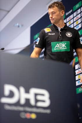 Christian Prokop (Trainer, Deutschland) beim Verlassen der Pressekonferenz. Pressekonferenz des DHB, Handball, Hauptrunde, EHF Euro 2020, 19.01.20 Wien Wien Oesterreich Copyright: xAgentur54Gradx xFelixxKoenigx
