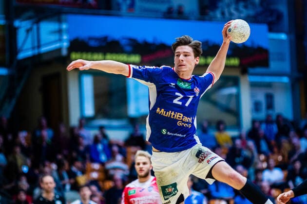 Thies Bergemann ( 27 HSV Handball) waehrend der Begegnung HSV Handball und TBV Lemgo Lippe beim Peugeot Cup 2020 in der Anhalt Arena am 19. January 2020 in Dessau-Rosslau, Sachsen Anhalt, Deutschland