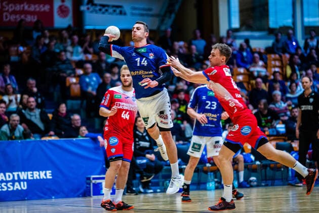 Lukas Ossenkopp ( 14 HSV Handball) waehrend der Begegnung HSV Handball und TBV Lemgo Lippe beim Peugeot Cup 2020 in der Anhalt Arena am 19. January 2020 in Dessau-Rosslau, Sachsen Anhalt, Deutschland