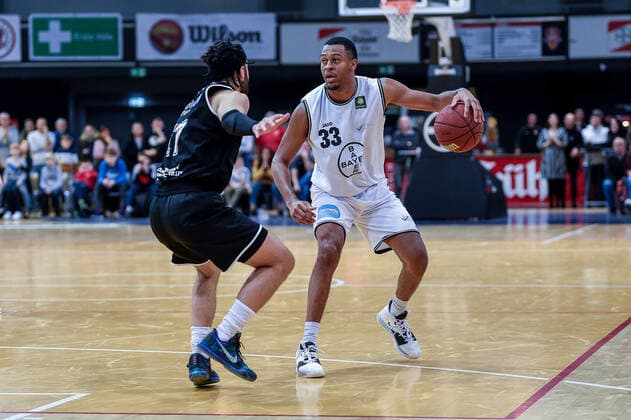 2. Barmer Basketball-Bundesliga ProA, Bayer Giants Leverkusen vs. ROEMERSTROM Gladiators Trier; Leverkusen, 19.01.2020 Nicholas Julian Hornsby (Bayer Giants Leverkusen 33), 2. Barmer Basketball-Bundesliga ProA, Bayer Giants Leverkusen vs. ROEMERSTROM Gladiators Trier am 19.01.2020 in der Ostermann Arena, Leverkusen, (Nordrhein-Westfalen) *** 2 Barmer Basketball Bundesliga ProA, Bayer Giants Leverkusen vs ROEMERSTROM Gladiators Trier Leverkusen, 19 01 2020 Nicholas Julian Hornsby Bayer Giants Leverkusen 33 , 2 Barmer Basketball Bundesliga ProA, Bayer Giants Leverkusen vs ROEMERSTROM Gladiators Trier on 19 01 2020 at the Ostermann Arena, Leverkusen, North Rhine-Westphalia Copyright: xBEAUTIFULxSPORTS Mueller-Laschetx