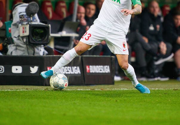 Football Augsburg-Dortmund , Augsburg, Jan 18, 2020. Symbol, Illustration, Feature, DFL FC AUGSBURG - BORUSSIA DORTMUND 3-5 - DFL REGULATIONS PROHIBIT ANY USE OF PHOTOGRAPHS as IMAGE SEQUENCES and or QUASI-VIDEO - 1.German Soccer League , Augsburg, January 18, 2020. Season 2019 2020, matchday 18,