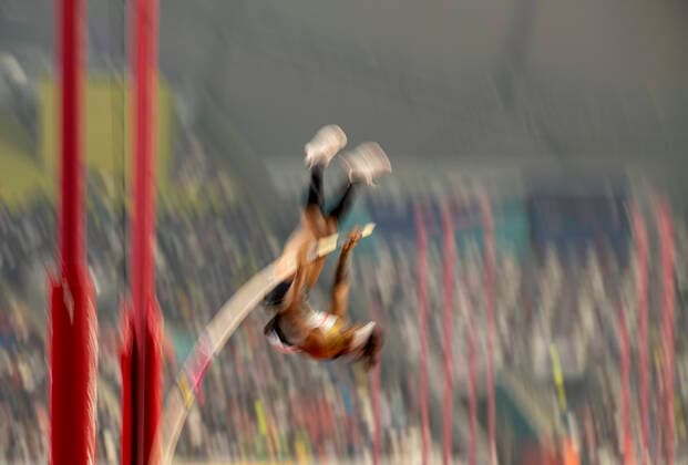Feature, Bo Kanda LITA BAEHRE (Deutschland 4.Platz) Aktion, verwischt, dynamisch. Finale Stabhochsprung der Maenner, am 01.10.2019 Leichtathletik Weltmeisterschaft 2019 in Doha Katar, vom 27.09. - 10.10.2019. Â