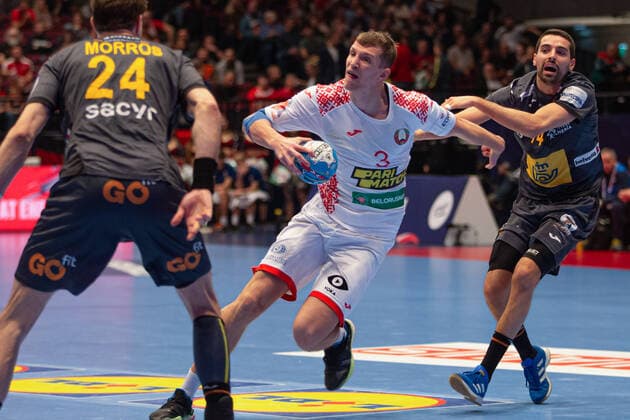 HANDBALL - EHF EURO 2020, BLR vs ESP VIENNA,AUSTRIA,20.JAN.20 - HANDBALL - EHF European Men s Handball Championship 2020, main round, Belarus vs Spain. Image shows Viran Morros De Argila (ESP), Uladzislau Kulesh (BLR) and Ferran Sole Sala (ESP). GEPAxpictures xDavidxBitzan