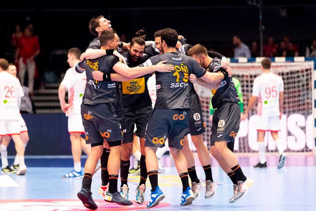Die spanischen Spieler freuen sich jubeln ueber den Sieg. Belarus vs. Spanien, Handball, Hauptrunde, EHF Euro 2020, 20.01.20 Wien Wien Oesterreich Copyright: xAgentur54Gradx xFelixxKoenigx