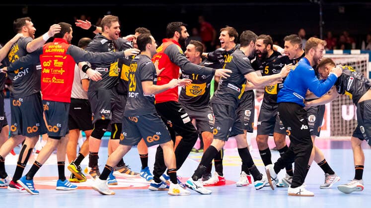 Die spanischen Spieler freuen sich jubeln ueber den Sieg. Belarus vs. Spanien, Handball, Hauptrunde, EHF Euro 2020, 20.01.20 Wien Wien Oesterreich Copyright: xAgentur54Gradx xFelixxKoenigx