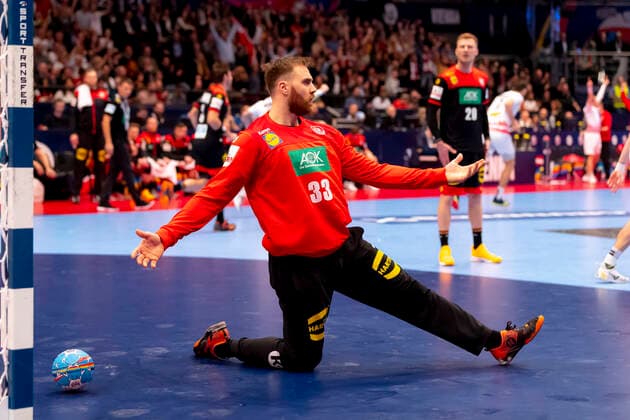 Andreas Wolff (Nr. 33, Deutschland) ist niedergeschlagen deprimiert enttaeuscht. Oesterreich vs. Deutschland, Handball, Hauptrunde, EHF Euro 2020, 20.01.20 Wien Wien Oesterreich Copyright: xAgentur54Gradx xFelixxKoenigx