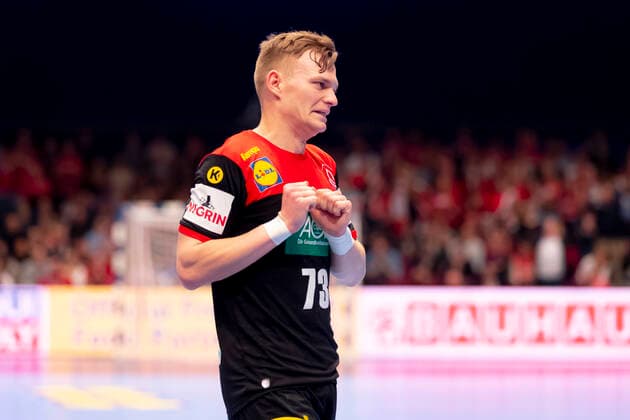 Timo Kastening (Nr. 73, Deutschland) ist niedergeschlagen deprimiert enttaeuscht. Oesterreich vs. Deutschland, Handball, Hauptrunde, EHF Euro 2020, 20.01.20 Wien Wien Oesterreich Copyright: xAgentur54Gradx xFelixxKoenigx