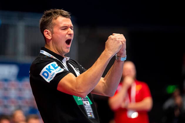 Sport Bilder des Tages Handball, Maenner: EM 2020, Hauptrunde, Gruppe 1, Oesterreich - Deutschland Trainer Christian Prokop (Deutschland) Jubel Freude Emotion Wien Stadthalle Wien Oesterreich