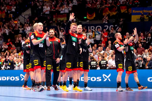 Die deutsche Mannschaft freut sich jubelt nach dem Sieg. Oesterreich vs. Deutschland, Handball, Hauptrunde, EHF Euro 2020, 20.01.20 Wien Wien Oesterreich Copyright: xAgentur54Gradx xFelixxKoenigx