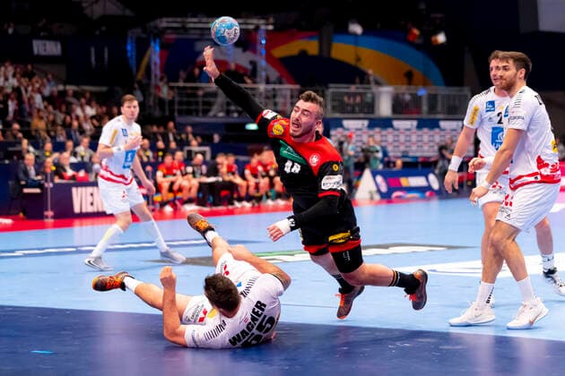 Jannik Kohlbacher (Nr. 48, Deutschland) gegen Tobias Wagner (Nr. 55, Oesterreich). Oesterreich vs. Deutschland, Handball, Hauptrunde, EHF Euro 2020, 20.01.20 Wien Wien Oesterreich Copyright: xAgentur54Gradx xFelixxKoenigx