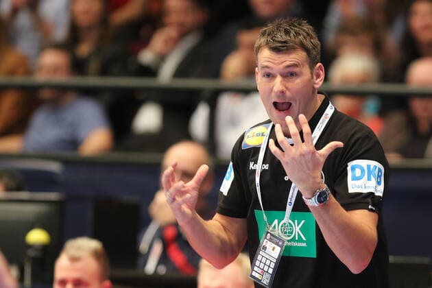 Oesterreich - Deutschland, EHF Euro 2020 Christian Prokop (Trainer Deutschland),, Wien Wien Oesterreich Eissporthalle