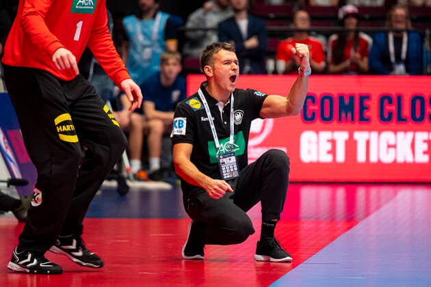 Handball, Maenner: EM 2020, Hauptrunde, Gruppe 1, Oesterreich - Deutschland Trainer Christian Prokop (Deutschland) Jubel Freude Emotion Wien Stadthalle Wien Oesterreich