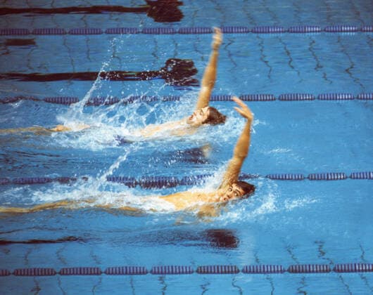BAU Deutschland 1972 München Olympische Spiele, Schwimmen 200 Meter Rücken Endlauf, Roland Matthes (DDR, oben) *** BAU Germany 1972 Munich Olympic Games, swimming 200 meters backstroke final, Roland Matthes DDR, above