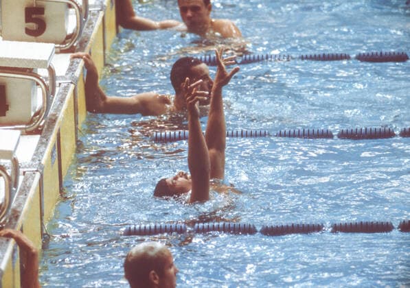 BAU Deutschland 1972 München Olympische Spiele, Schwimmen 200 Meter Kraulen Herren, Mark Spitz (USA, 2. Bahn von unten)