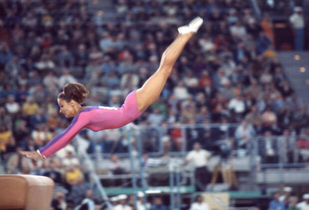 BAU Deutschland 1972 München Olympische Spiele, Turnen Frauen Pauschenpferd, Erika Zuchold (DDR) *** BAU Germany 1972 Munich Olympic Games, Gymnastics Women Pommel Horse, Erika Zuchold GDR