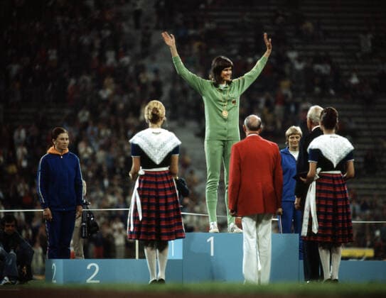 BAU Deutschland 1972 München Olympische Spiele, Hochsprung Frauen, Ulrike Meyfarth (BRD, Gold) *** BAU Germany 1972 Munich Olympic Games, high jump women, Ulrike Meyfarth BRD, gold