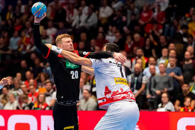 Handball, Maenner: EM 2020, Hauptrunde, Gruppe 1, Oesterreich - Deutschland Philipp Weber (Deutschland SC DHfK Leipzig), Janko Bozovic (Oesterreich VfL Gummersbach) Wien Stadthalle Wien Oesterreich