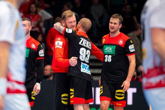 Handball, Maenner: EM 2020, Hauptrunde, Gruppe 1, Oesterreich - Deutschland Johannes Bitter (Deutschland TVB Stuttgart), Patrick Zieker (Deutschland TVB Stuttgart), Fabian Böhm Boehm (Deutschland TSV Hannover) Wien Stadthalle Wien Oesterreich