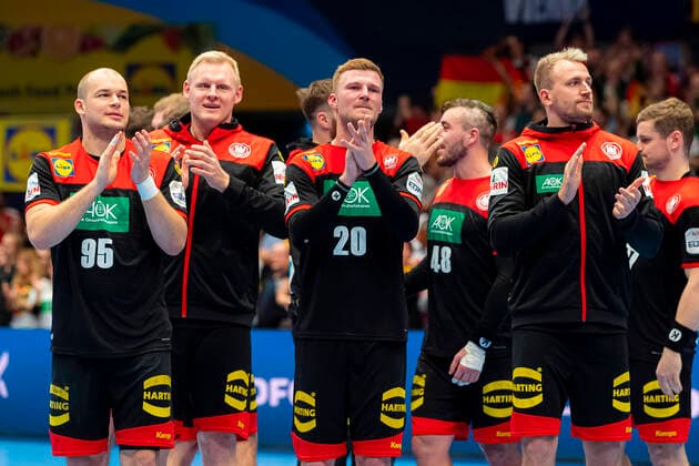 Handball, Maenner: EM 2020, Hauptrunde, Gruppe 1, Oesterreich - Deutschland v.li. Paul Drux (Deutschland Fuechse Berlin), Patrick Wiencek (Deutschland THW Kiel), Philipp Weber (Deutschland SC DHfK Leipzig), Julius Kühn Kuehn (Deutschland MT Melsungen) Wien Stadthalle Wien Oesterreich