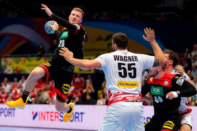 Handball, Maenner: EM 2020, Hauptrunde, Gruppe 1, Oesterreich - Deutschland v.li. Philipp Weber (Deutschland SC DHfK Leipzig), Tobias Wagner (Oesterreich), Jannik Kohlbacher (Deutschland Rhein-Neckar Loewen) Wien Stadthalle Wien Oesterreich