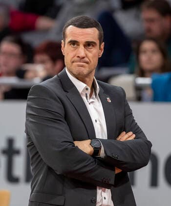 Deutschland, Bamberg, Brose Arena, 21.01.2020, emspor, emonline, despor, deonline, Brose Bamberg vs. VEF Riga, Basketball, Champions League Bild: v. l. Head Coach Roel Moors (Brose Bamberg) Copyright: HMBxMedia xHeikoxBecker