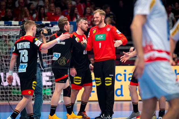Handball, Maenner: EM 2020, Hauptrunde, Gruppe 1, Oesterreich - Deutschland v.li. Timo Kastening (Deutschland TSV Hannover), Tobias Reichmann (Deutschland MT Melsungen), Jannik Kohlbacher (Deutschland Rhein-Neckar Loewen), Johannes Bitter (Deutschland TVB Stuttgart) Wien Stadthalle Wien Oesterreich