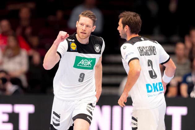 Tobias Reichmann (Nr. 9, Deutschland) und Uwe Gensheimer (Nr. 3, Deutschland) freuen sich jubeln. Tschechien vs. Deutschland, Handball, Hauptrunde, EHF Euro 2020, 22.01.20 Wien Wien Oesterreich Copyright: xAgentur54Gradx xFelixxKoenigx