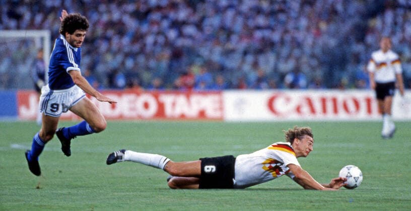 Deutschland - Argentinien Italien, Rom, 08.07.1990, Fussball, FIFA WM 1990 in Italien, Finale, DFB Deutschland - Argentinien (1:0): v.l. Gustavo Dezotti (Argentinien), Guido Buchwald (Deutschland). *** Germany Argentina Italy, Rome, 08 07 1990, Football, FIFA World Cup 1990 in Italy, Final, DFB Germany Argentina 1 0 v l Gustavo Dezotti Argentina , Guido Buchwald Germany