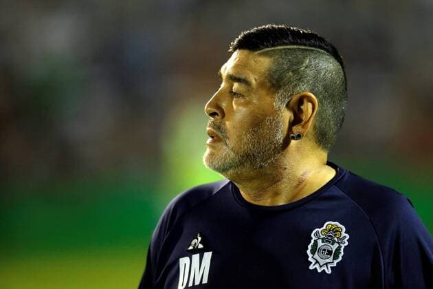 Technical director of Gimnasia y Esgrima, Diego Maradona, during a match between Gimnasia y Esgrima and Vélez Sarfield for the Argentine Football Super League, at the Juan Carmelo Zerillo Stadium in La Plata, Buenos Aires, Argentina, 24 January 2020. EPA Demian Alday Estevez Gimnasia y Esgrima vs. Velez Sarfield !ACHTUNG: NUR REDAKTIONELLE NUTZUNG!  Copyright: xDemianxAldayxEstevezx AME5073 20200125-637155115768363590