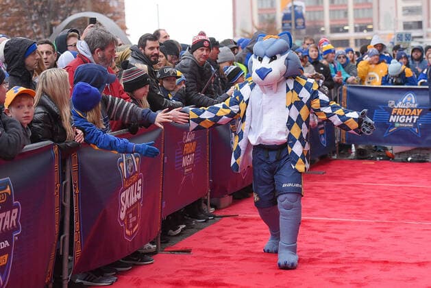 Jan 24, 2020: Mascot Gnash of the Nashville Predators greets fans during the National Hockey League Red Carpet for the All Star Weekend held at the Enterprise Center in St. Louis City, MO CSM NHL, Eishockey Herren, USA 2020: NHL All Star Red Carpet Arrival Jan 24 - ZUMAc04_ 20200124_zaf_c04_539 Copyright: xRichardxUlreichx