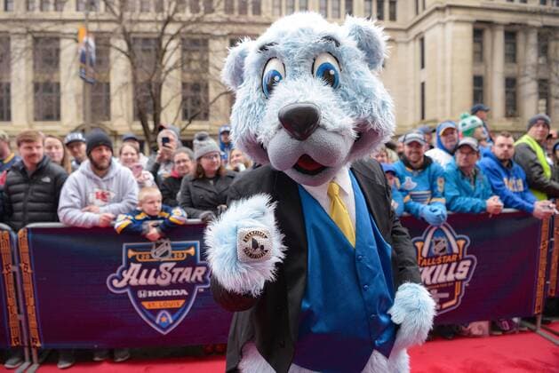 Jan 24, 2020: Mascot Louie of the St. Louis Blues shows off his Stanley Cup ring during the National Hockey League Red Carpet for the All Star Weekend held at the Enterprise Center in St. Louis City, MO CSM NHL, Eishockey Herren, USA 2020: NHL All Star Red Carpet Arrival Jan 24 - ZUMAc04_ 20200124_zaf_c04_554 Copyright: xRichardxUlreichx