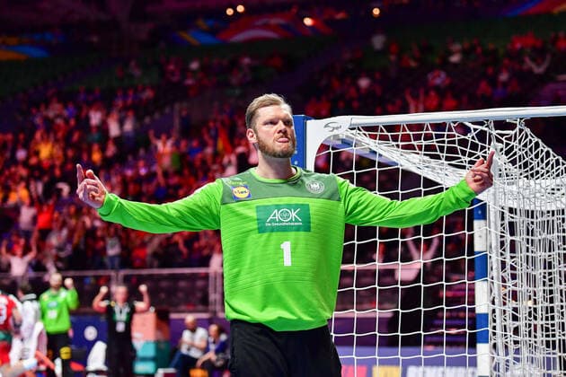 Bilder des Jahres 2020, Sport 01 Januar Sport Themen der Woche KW04 Handball Europameisterschaft Spiel um Platz 5, 25.01.2020, Deutschland - Portugal, Tele2 Arena, Stockholm Johannes Bitter (Torwart, Deutschland, 1) Torhüter Gehalten Parade Jubel Emotionen, 25.01.2020, Stockholm (Schweden), Handball, EM 2020, Spiel um Platz 5, Deutschland - Portugal *** Handball European Championship Match for Rank 5, 25 01 2020, Germany Portugal, Tele2 Arena, Stockholm Johannes Bitter Goalkeeper, Germany, 1 Goalkeeper Held Parade Cheering Emotions, 25 01 2020, Stockholm Sweden, Handball, EM 2020, Match for Rank 5, Germany Portugal xshx