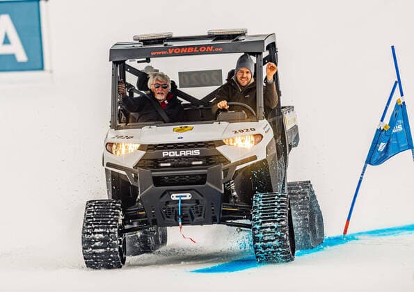 Bilder des Jahres 2020, Sport 01 Januar Sport Themen der Woche KW04 Sport Bilder des Tages 25.01.2020, Streif, Kitzbuehel, AUT, FIS Weltcup Ski Alpin, im Bild v.l. Bernie Ecclestone, Sebastian Vettel f.l. Bernie Ecclestone and Sebastian Vettel during the KitzCharityTrophy 2020 at the Streif in Kitzbuehel, Austria on 2020 01 25. Foto Eibner Adelsberger Kitzbuehel *** 25 01 2020, Streif, Kitzbuehel, AUT, FIS World Cup Alpine Skiing, in picture from l Bernie Ecclestone, Sebastian Vettel f l Bernie Ecclestone and Sebastian Vettel during the KitzCharityTrophy 2020 at the Streif in Kitzbuehel, Austria on 2020 01 25 Photo Eibner Adelsberger Kitzbuehel  EP_ade  