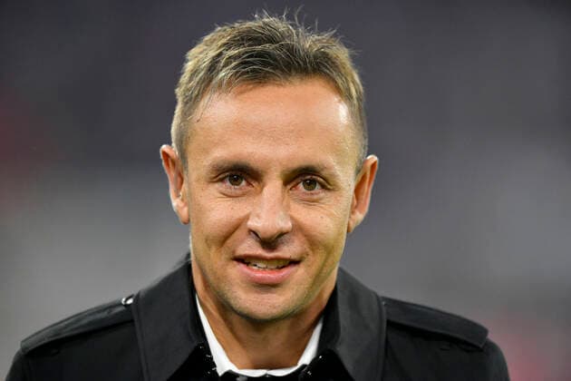 Vor Spielbeginn: Rafinha FC Bayern München FCB vs FC Schalke 04 S04 Knappen 25.01.2020 DFL REGULATIONS PROHIBIT ANY USE OF PHOTOGRAPHS AS IMAGE SEQUENCES AND OR QUASI-VIDEO FC Bayern München FCB vs FC Schalke 04 S04